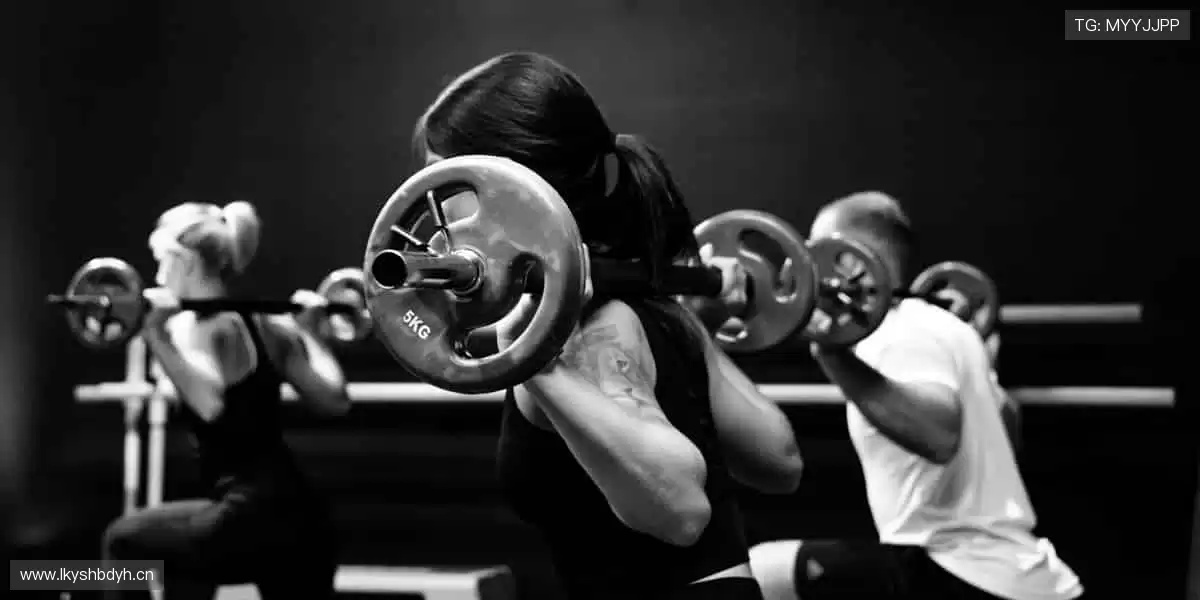 📱【指尖掌控】一键切换赛场，精彩永不缺席！